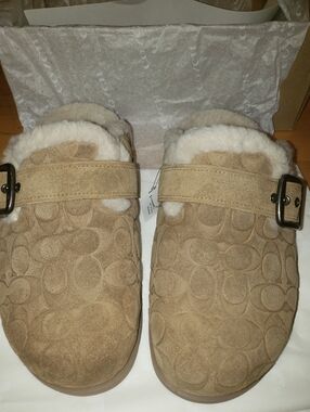 NWT. Coach Shearling Sheepskin Wool Tobaxco Tan Mules Slides M-8D W-11.5